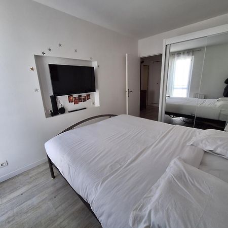 Fun And Quiet Apartment Париж Екстериор снимка