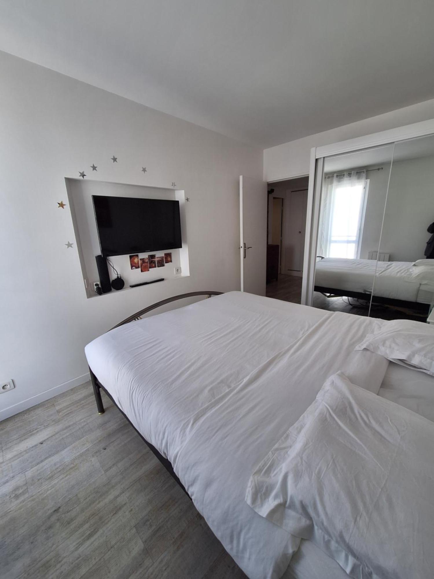 Fun And Quiet Apartment Париж Екстериор снимка