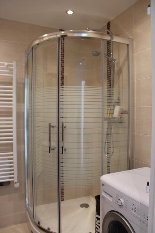 Fun And Quiet Apartment Париж Екстериор снимка
