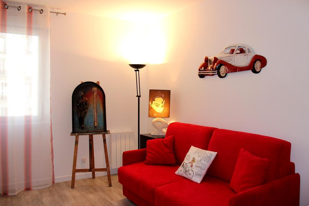 Fun And Quiet Apartment Париж Екстериор снимка