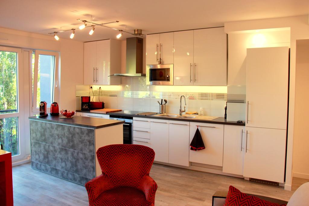 Fun And Quiet Apartment Париж Екстериор снимка